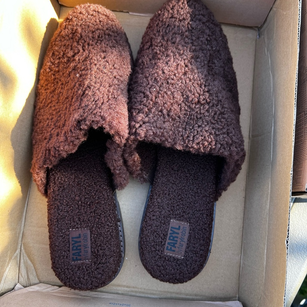 Farylrobin Women's Chocolate Fuzzy Slippers